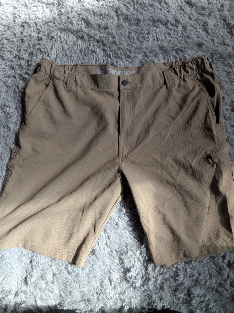 Wrangler Men's Khaki Hybrid Shorts